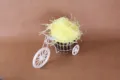 Geel raffia versnipperd papier vulmateriaal voor geschenkdoos verpakkingsdetails. - Lichtgeel
