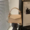 Bolso de mano elegante de cuero PU para mujer, bolso de hombro versátil y chic. - Caqui