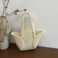 Beige gewebte Umhängetasche für Damen, stilvolle handgefertigte Freizeittasche Hauptansicht - Weiß