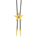 Collar corbata bolo western vintage con colgante estrella dorada y piedra turquesa en cordón cuero. - Estrella de cinco puntas