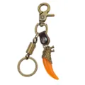 Llavero de cabeza de lobo de bronce vintage con colgante de diente naranja y correa de cuero. - Spring Clasp Style / Bronce antiguo