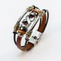 Pulsera de cuero genuino multicapa con tubos de metal, cuentas de madera y hebilla. - Hebilla en X / Marrón