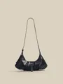 Borsa a tracolla nera minimalista da donna, elegante borsa hobo dumpling con comodo cinturino. - Nero