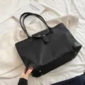 Grande borsa a spalla nera capiente da studente borsa da giorno con design in pelle chic - Nero