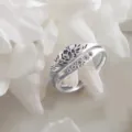 Anello a doppio strato inciso con fiori e pietre scintillanti, gioiello di moda elegante. - n.5 / Argento
