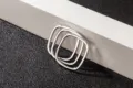 Anelli quadrati intrecciati minimalisti da donna, anelli geometrici impilabili in argento. - Taglia 7 / Platino