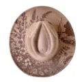 Laser gegraveerd bloemenpatroon western cowboyhoed, vintage brede rand faux suède fedora pet dames - M (56-58cm) / Mocha