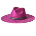Chapeau fedora en suédine rose vif à large bord avec bande ethnique géométrique. - M (56-58cm) / Rose rouge