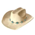Vue détaillée d'un chapeau de cowboy en suédine beige avec chaîne turquoise vintage. - M (56-58cm) / Beige