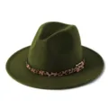 Primer plano de los detalles elegantes del cinturón de leopardo con hebilla metálica fina. - M (56-58cm) / Verde Militar