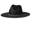 Vue rapprochée du chapeau feutre noir à large bord mettant en valeur le ruban clouté fin. - M (56-58cm) / Noir