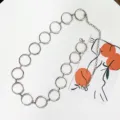 Cintura a catena con anelli in metallo argentato da donna, stile punk streetwear, accessorio moda. - Catena Tonda Argentata
