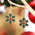 Weihnachten Schneeflocke Ohrringe mit grünem Emaille und rotem Strass, Festliche Schmuck. - Roter Strass Grüne Schneeflocke Stil (9.20.2)