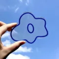 Posavasos transparente de acrílico forma de flor vista detallada borde azul alfombrilla - Azul marino