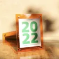 Acryl fotolijst display standaard amber gekleurd minimalistisch modern 6 inch ornament. - Oranje