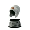 Conjunto de gorro de punto térmico de invierno y calentador de cuello de forro polar con parche. - Gorro + Calentador de cuello / Ajustable / Gris claro