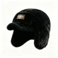 Stijlvolle zwarte nepbont winter trapper hoed met bruine lederen patch voor outdoor. - Verstelbaar / Zwart