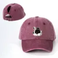 Gorra de béisbol de algodón lavado con abertura para cola de caballo y estampado de gato ajustable. - Ajustable / Burdeos