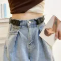 Invisible stretch belt for women, buckle-free elastic waist tightener for jeans and pants. - Black White Edge Striped