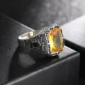 Anello uomo vintage retrò in argento con splendida pietra zircone rettangolare gialla. - Taglia 6 / Giallo