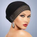 Bonnet turban noir en dentelle pour femmes, couvre-chef élastique extensible style quotidien. - Noir