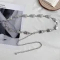 Cintura a catena con cuori in metallo argentato da donna, elegante accessorio moda. - Argento