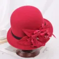 Femme hiver feutre de laine chapeau cloche vintage chapeau melon fleur rouge élégant - M (56-58cm) / Pivoine / Bordeaux