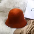 Dames herfst winter wolvilt klokhoed trendy emmer hoed oranje effen kleur stijl. - M (56-58cm) / Baksteenrood
