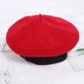 Mujer sombrero boina de lana roja elegante color solido clásico pintor otoño invierno - Ajustable / Rojo