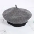 Sombrero de boina de lana de otono invierno para mujer, elegante gorra de pintor. - Ajustable / Gris oscuro