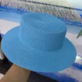 Chapeau de paille plat bleu pour femme, chapeau de soleil de plage d'été pour vacances. - M (56-58cm) / Bleu ciel