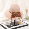 Damen Sommer Strohhut mit Blumen Dekor, ideal für Strand Urlaub und perfekten Sonnenschutz. - Hutumfang (55-59cm) mit Winddichtem Seil / Rosa
