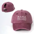 Gorra de béisbol de algodón lavado con bordado elegante en la parte delantera. - Ajustable / Burdeos