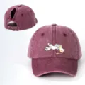 Gorra de béisbol morada lavada con agujero para coleta y bonito estampado de gatos para aire - Ajustable / Burdeos