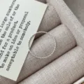 Minimalistischer S925 Sterlingsilber ultra-dünner facettierter Ring, zarter japanischer Schmuck. - US Größe 4 / Diamantschliff Ring (XR332-DH) / Weißgold