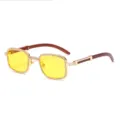 Gafas de sol cuadradas retro con pedrería y lentes amarillas con patillas efecto madera. - Montura Dorada Lentes Amarillas