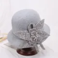 Grijs wollen koepelhoed met 3d bloem elegante winter warme bolhoed voor dames mode - M (56-58cm) / Kwast Grijs