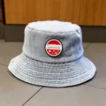 Jeans-Fischerhut Detailansicht mit rundem Logo-Patch vorne, lässige Sommer-Sonnenschutzmütze. - M (56-58cm) / Hellblau