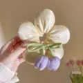 Elastico per capelli in raso giallo con nastro verde e ciondoli a tulipano viola. - Tulipano Viola Fiore Beige
