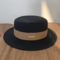 Sombrero de paja plano negro con cinta marrón, elegante sombrero de verano para mujer. - Cinta Caqui Parte Superior Plana / Negro