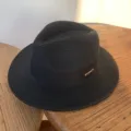 Clasico sombrero fedora de paja negro para la proteccion solar playa y verano. - Cinta Negra Fedora / Negro