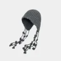 Handgestrickte Häkelmütze dunkelgrau mit Quasten Bommeln warme Winter Mütze für Damen - Grau