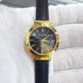 Montre quartz élégante pour femme avec bracelet en cuir noir, boîtier doré et cadran lisible. - Boîtier Or Cadran Noir Bracelet Noir