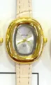 MICAI Vintage ovale Damen Armbanduhr in Gold mit beigem Lederarmband und Quarzuhrwerk. - Goldgehäuse Weißes Zifferblatt Aprikosenarmband