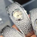 Orologio bracciale rigido argentato texturizzato vintage NAIDU, variante orologio cuffia. - Cassa Argento Quadrante Grigio