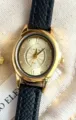 MICAI Vintage Stil kleine ovale Zifferblatt Quarz Damen Uhr mit schwarzem Lederarmband. - Goldenes Gehäuse Goldener Zifferblatt Schwarzes Armband