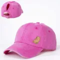 Rosa gewaschene Ponytail Baseball Cap mit süßer Capybara Stickerei und verstellbarer Schnalle. - Verstellbar / Fuchsia
