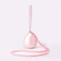 Élégant sac oeuf en acrylique rose avec chaîne de perles et dragonne mode 2024 - Fleur de Boule Rose