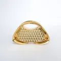 Borsa da sera rigida metallica dorata, pochette geometrica da festa con manico. - Oro