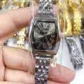 Sunlifex vrouwen tonneau quartz horloge detailopname, zilveren stalen band en donkere wijzerplaat. - Zilveren Kast Zwarte Wijzerplaat